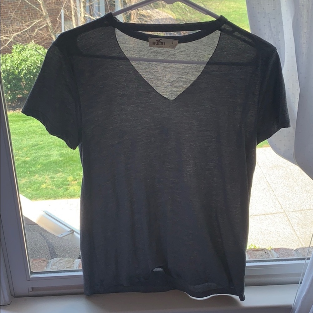 Grey hollister top